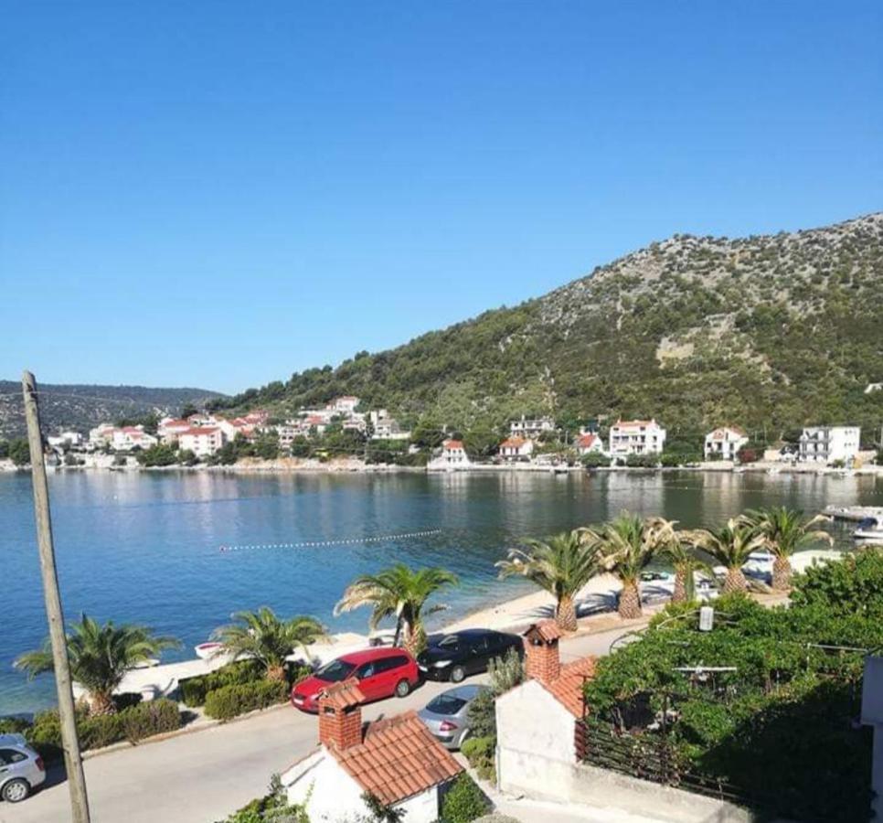 Apartman Mila Marina Esterno foto