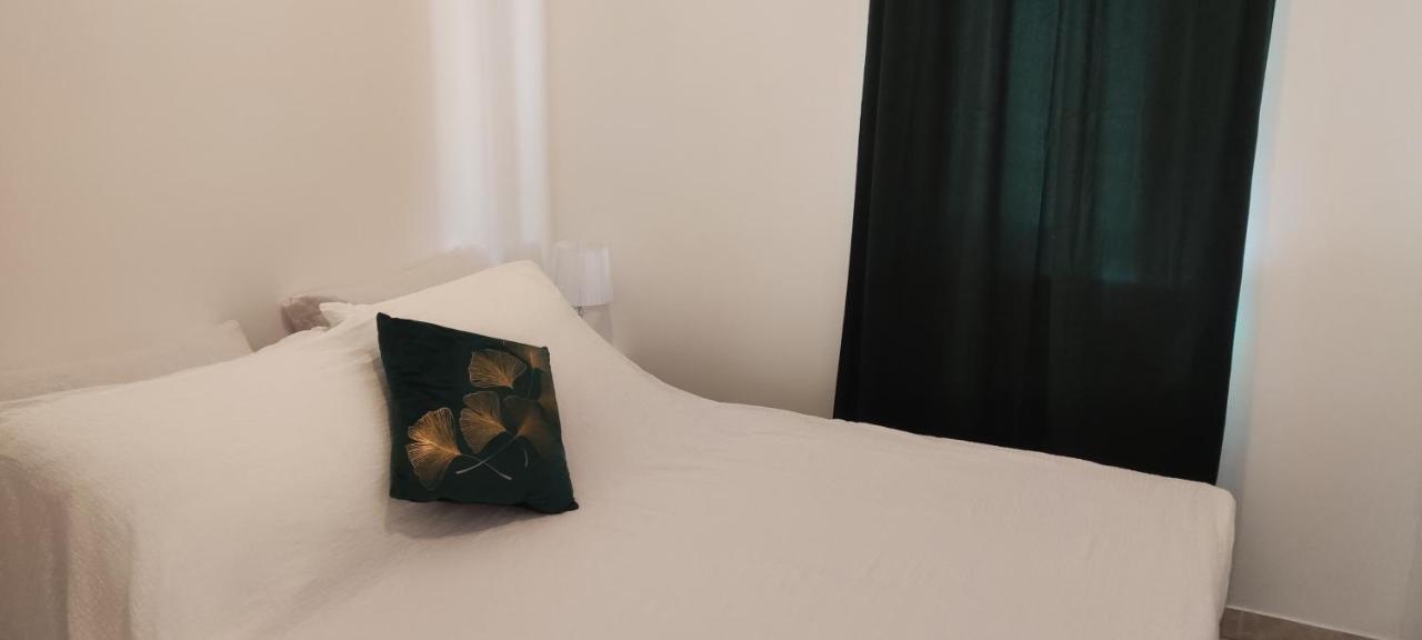 Apartman Mila Marina Esterno foto